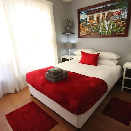 Saltycrax Backpackers And Surf Hostel By Curiocity Bloubergstrand Εξωτερικό φωτογραφία