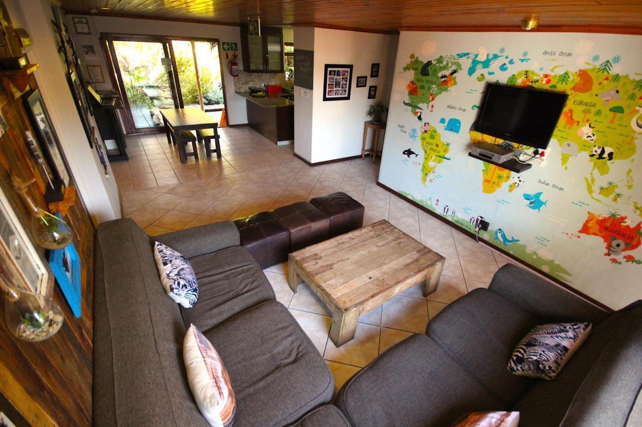 Saltycrax Backpackers And Surf Hostel By Curiocity Bloubergstrand Εξωτερικό φωτογραφία