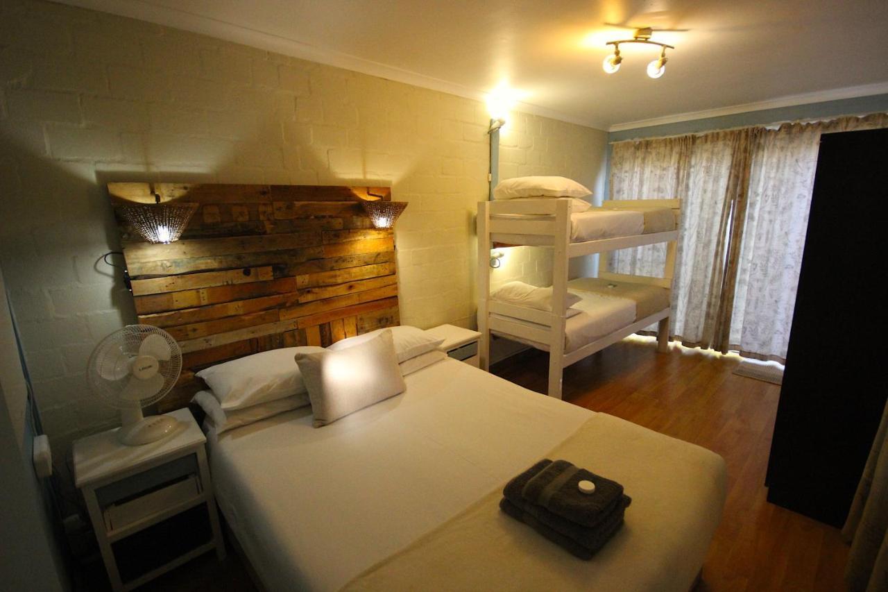 Saltycrax Backpackers And Surf Hostel By Curiocity Bloubergstrand Εξωτερικό φωτογραφία