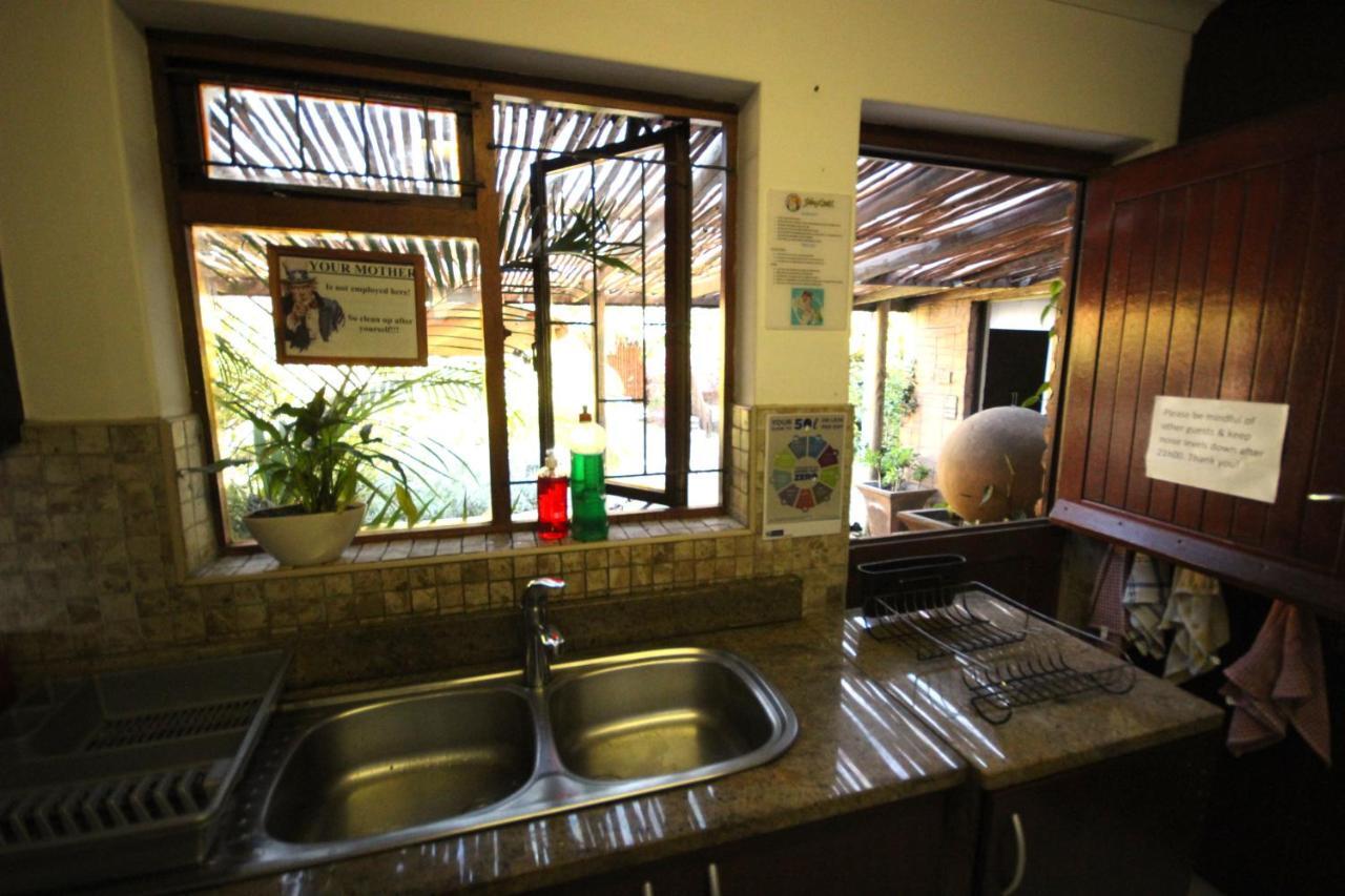 Saltycrax Backpackers And Surf Hostel By Curiocity Bloubergstrand Εξωτερικό φωτογραφία